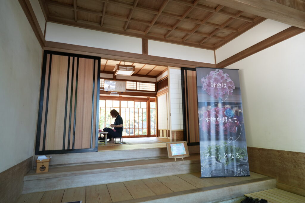 サクラテック株式会社 ワイヤーアート展示